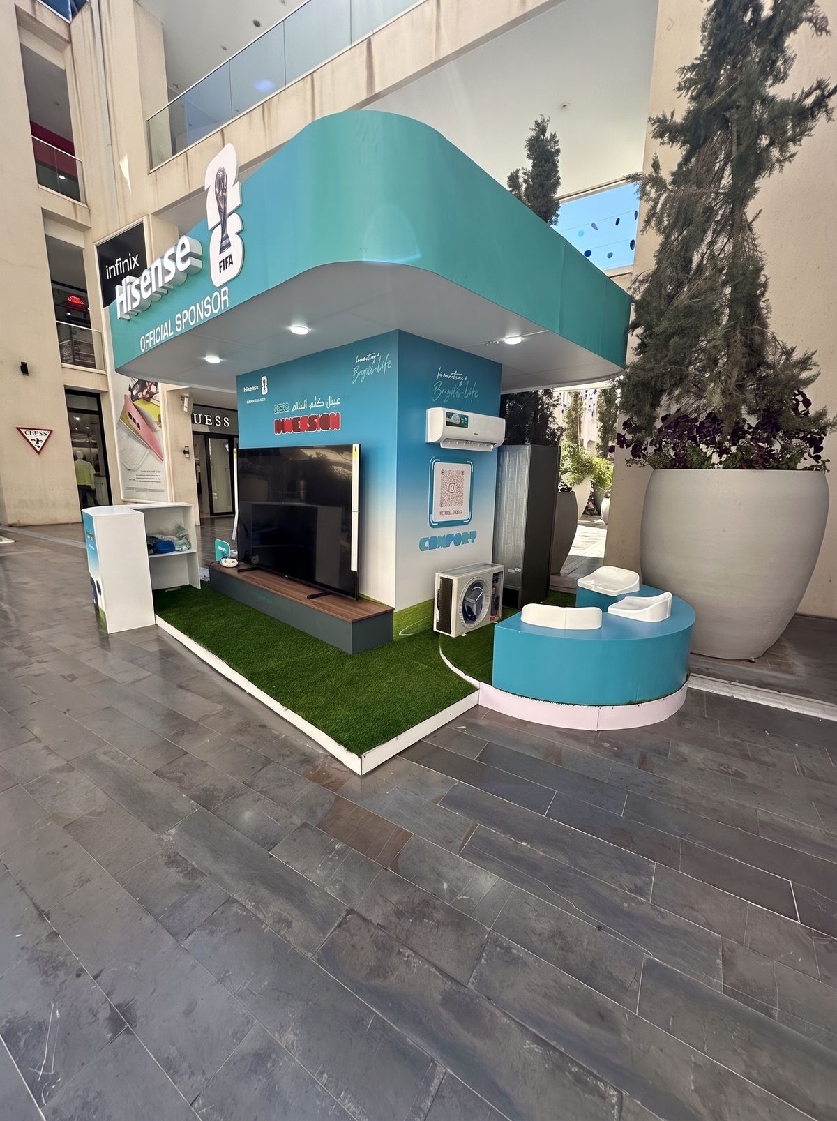 Corner Hisense Official Sponsor FIFA World Cup 26 en centre commercial à Alger